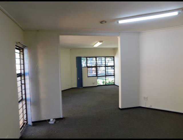 107M² OFFICE TO LET IN FERNDALE